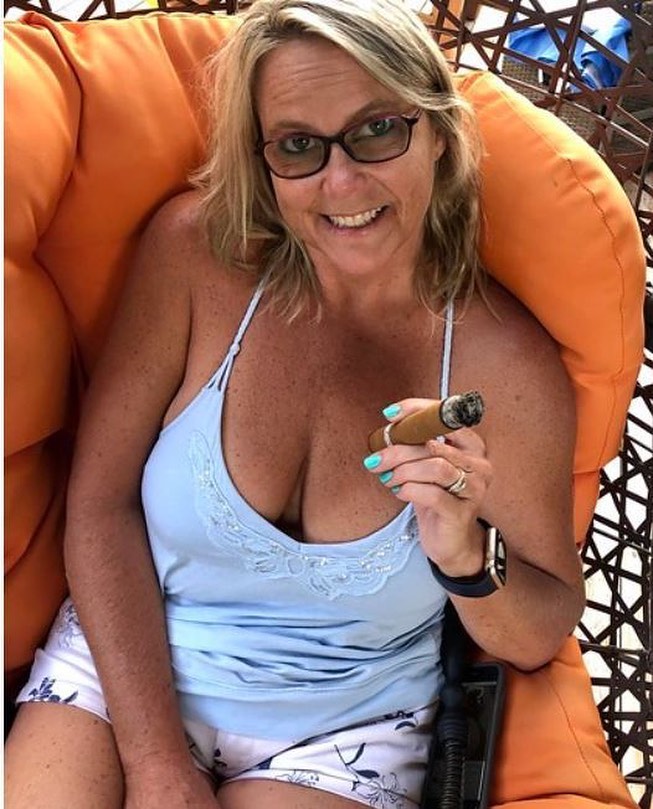 Nude photo cougar chaude du 41